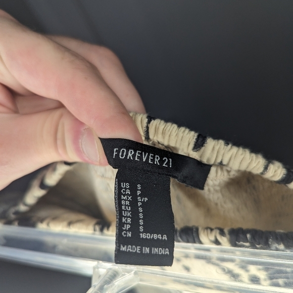 Forever 21 Tie Dye Ivory Maxi Dress Size Small - Picture 5 of 7